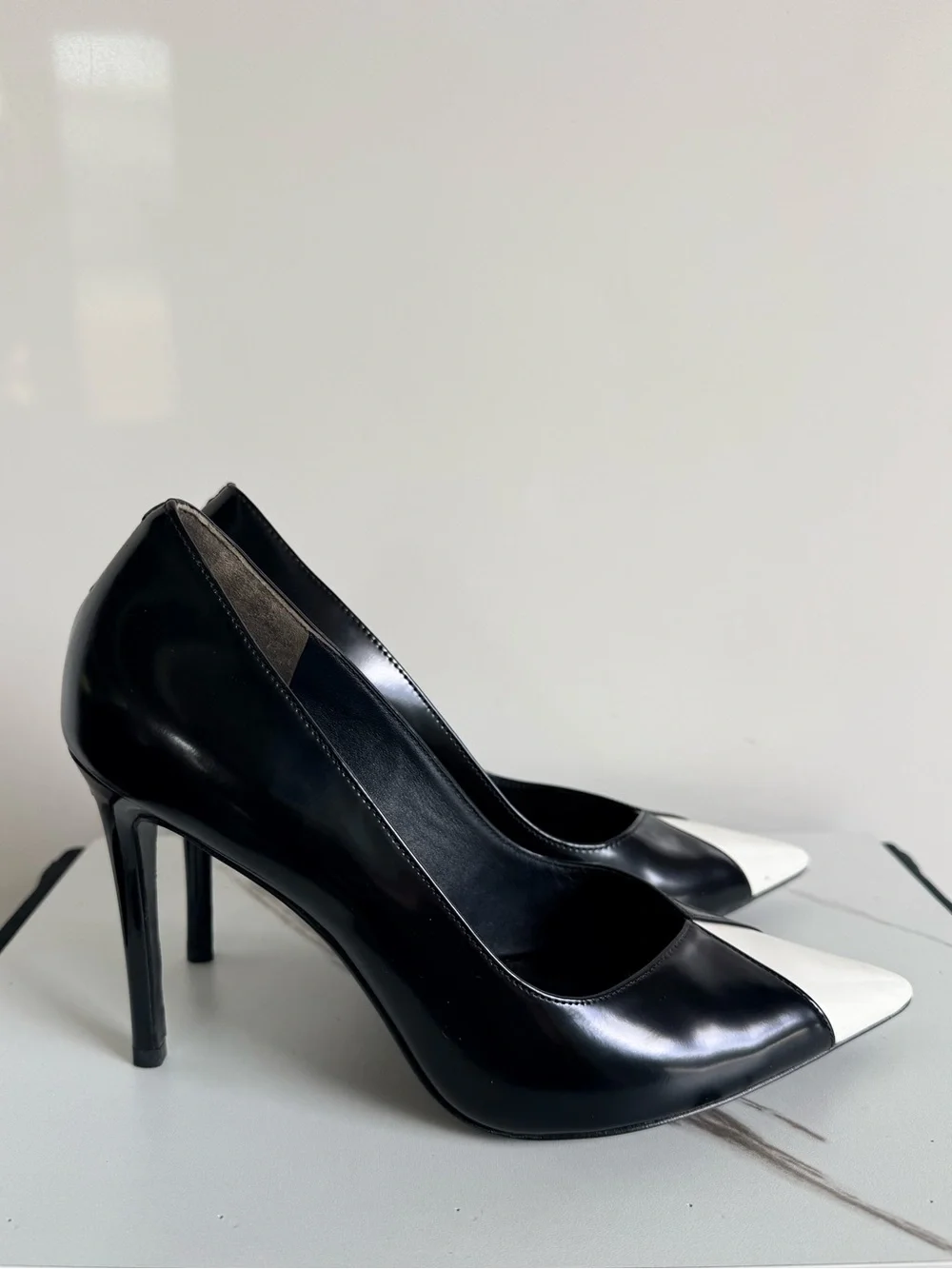 Tory Burch Black Pumps with White Pointed Toe